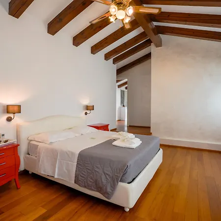 Villa Isabel Villa *